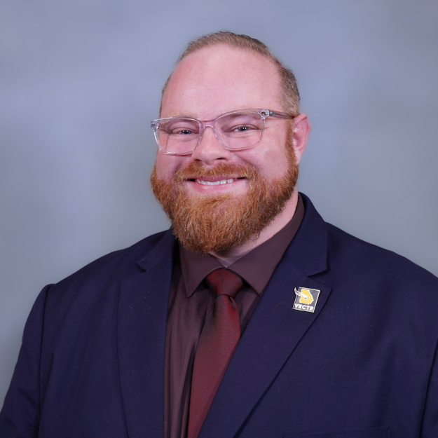 Headshot of Deryk Stoops